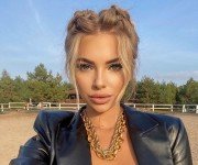 У нас высокая оплата для девушек Новосибирска!